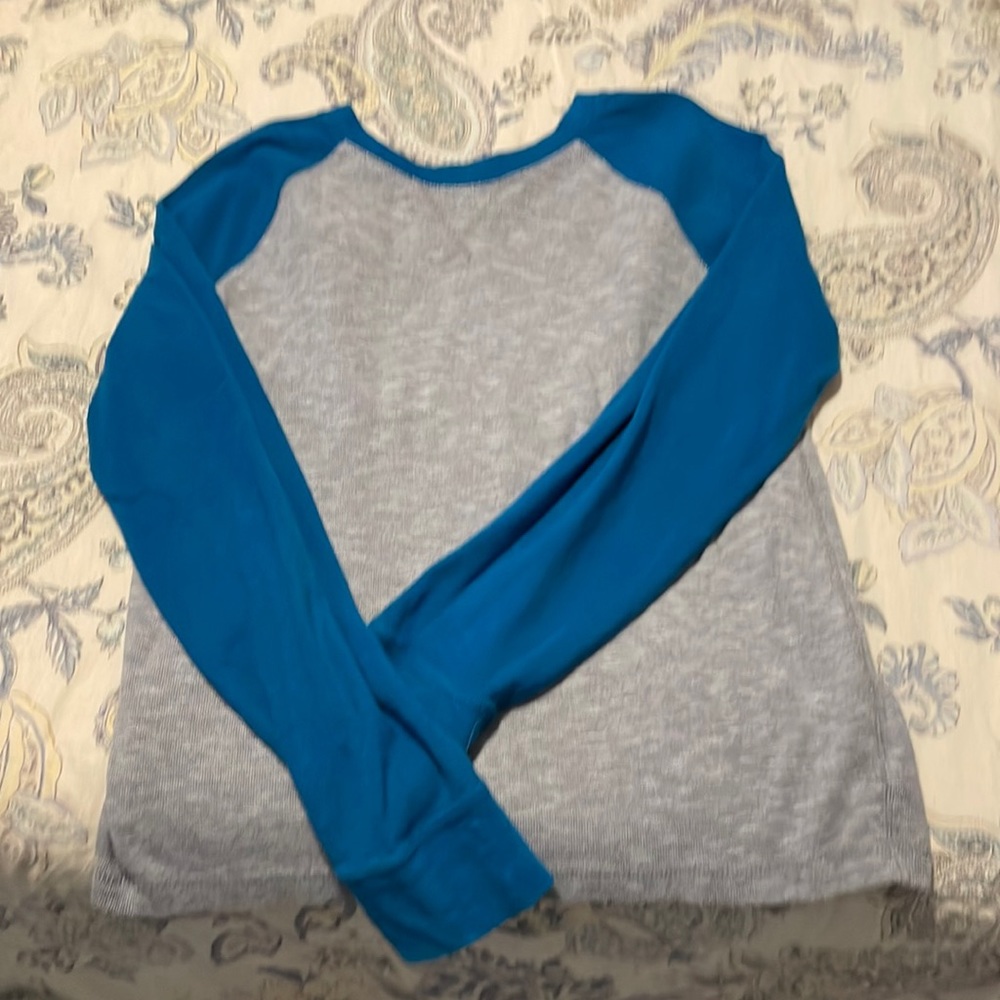 Grey and blue Hensley